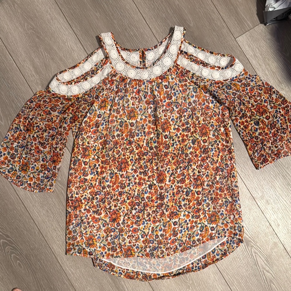 Floral Print Cold Shoulder Top
